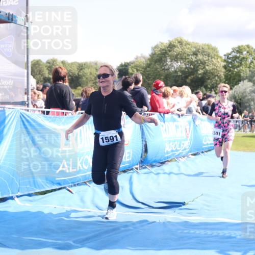 25.08.2024 - Elbe Triathlon Hamburg H.Heesch http://msf.ph/oto/6871202 25.08.2024 11:58:55 Ziel 543, 1501, 1591 meine-sportfotos.de
