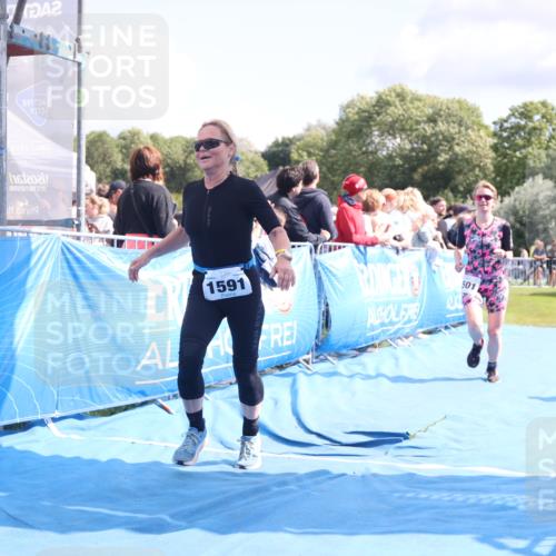 25.08.2024 - Elbe Triathlon Hamburg H.Heesch http://msf.ph/oto/6871220 25.08.2024 11:58:55 Ziel 543, 1501, 1591 meine-sportfotos.de