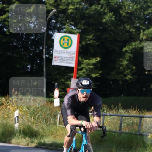 25.08.2024 - Elbe Triathlon Hamburg Fuchs,  Jonas http://msf.ph/oto/6871227 25.08.2024 10:29:56 Radfahren 691, 715, 727, 331, 446, 693, 681, 753 meine-sportfotos.de