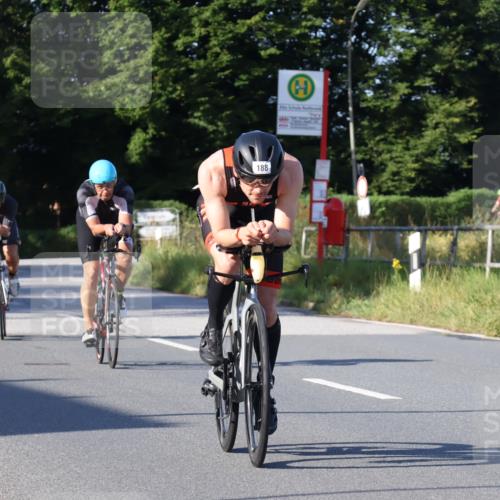25.08.2024 - Elbe Triathlon Hamburg Fuchs,  Jonas http://msf.ph/oto/6871235 25.08.2024 09:35:29 Radfahren 298, 188, 399, 197 meine-sportfotos.de