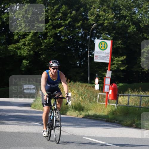 25.08.2024 - Elbe Triathlon Hamburg Fuchs,  Jonas http://msf.ph/oto/6871252 25.08.2024 10:30:00 Radfahren 727, 331, 446, 693, 681, 753, 754, 764 meine-sportfotos.de