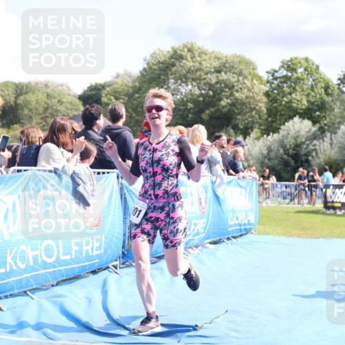 25.08.2024 - Elbe Triathlon Hamburg H.Heesch http://msf.ph/oto/6871280 25.08.2024 11:58:56 Ziel 543, 1501, 1591 meine-sportfotos.de