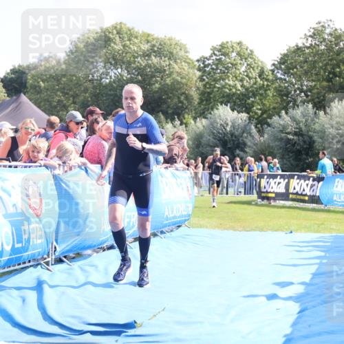 25.08.2024 - Elbe Triathlon Hamburg H.Heesch http://msf.ph/oto/6871296 25.08.2024 11:36:33 Ziel 423, 1430 meine-sportfotos.de