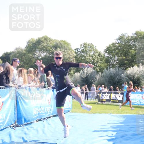 25.08.2024 - Elbe Triathlon Hamburg H.Heesch http://msf.ph/oto/6871302 25.08.2024 11:09:07 Ziel 142, 465, 594 meine-sportfotos.de