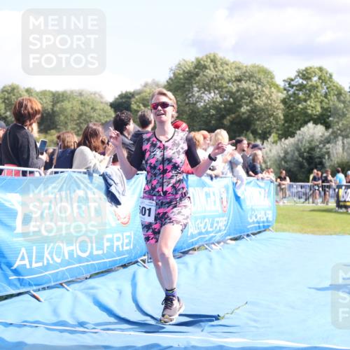 25.08.2024 - Elbe Triathlon Hamburg H.Heesch http://msf.ph/oto/6871307 25.08.2024 11:58:56 Ziel 543, 1501, 1591 meine-sportfotos.de