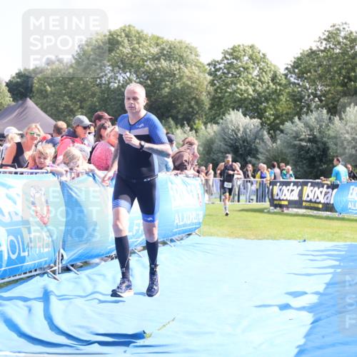 25.08.2024 - Elbe Triathlon Hamburg H.Heesch http://msf.ph/oto/6871311 25.08.2024 11:36:33 Ziel 423, 1430 meine-sportfotos.de