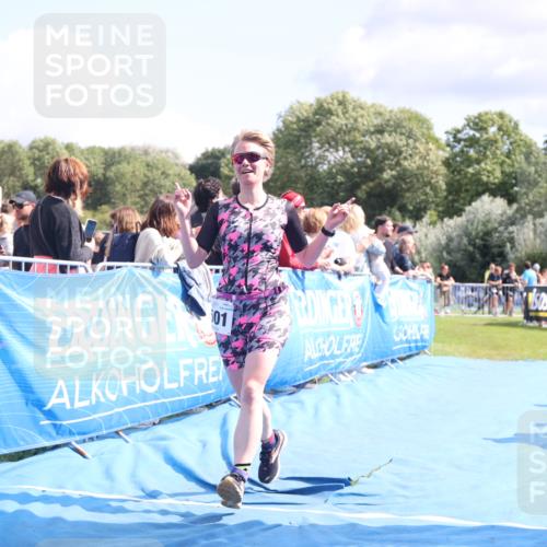 25.08.2024 - Elbe Triathlon Hamburg H.Heesch http://msf.ph/oto/6871321 25.08.2024 11:58:56 Ziel 543, 1501, 1591 meine-sportfotos.de