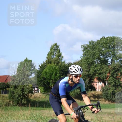 25.08.2024 - Elbe Triathlon Hamburg Fuchs,  Jonas http://msf.ph/oto/6871330 25.08.2024 10:30:04 Radfahren 681, 753, 754, 764 meine-sportfotos.de