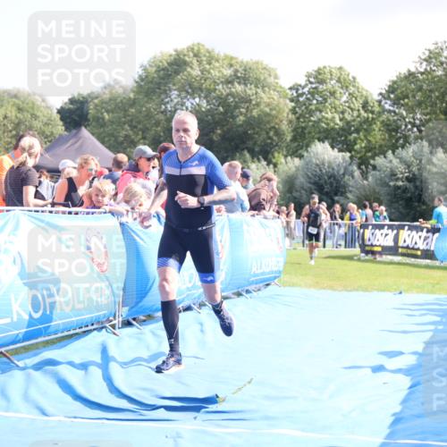25.08.2024 - Elbe Triathlon Hamburg H.Heesch http://msf.ph/oto/6871334 25.08.2024 11:36:33 Ziel 423, 1430 meine-sportfotos.de