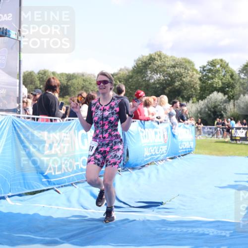 25.08.2024 - Elbe Triathlon Hamburg H.Heesch http://msf.ph/oto/6871345 25.08.2024 11:58:56 Ziel 543, 1501, 1591 meine-sportfotos.de