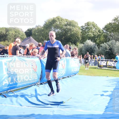 25.08.2024 - Elbe Triathlon Hamburg H.Heesch http://msf.ph/oto/6871347 25.08.2024 11:36:33 Ziel 423, 1430 meine-sportfotos.de
