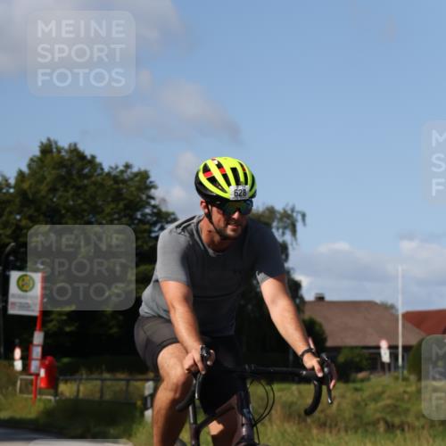 25.08.2024 - Elbe Triathlon Hamburg Fuchs,  Jonas http://msf.ph/oto/6871353 25.08.2024 10:30:11 Radfahren 721, 628, 1845, 680 meine-sportfotos.de