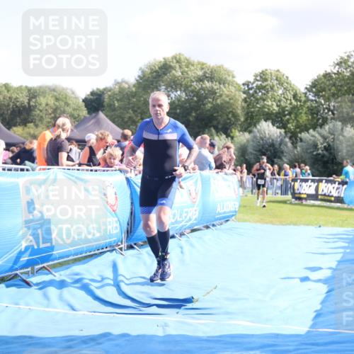 25.08.2024 - Elbe Triathlon Hamburg H.Heesch http://msf.ph/oto/6871356 25.08.2024 11:36:33 Ziel 423, 1430 meine-sportfotos.de