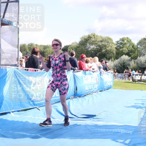 25.08.2024 - Elbe Triathlon Hamburg H.Heesch http://msf.ph/oto/6871359 25.08.2024 11:58:56 Ziel 543, 1501, 1591 meine-sportfotos.de