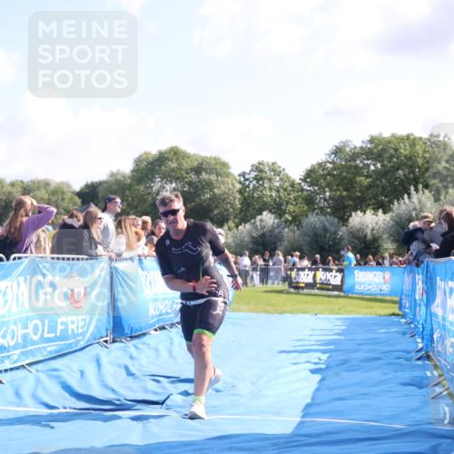 25.08.2024 - Elbe Triathlon Hamburg H.Heesch http://msf.ph/oto/6871365 25.08.2024 11:09:08 Ziel 142, 465 meine-sportfotos.de