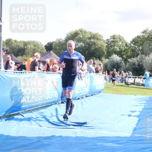 25.08.2024 - Elbe Triathlon Hamburg H.Heesch http://msf.ph/oto/6871366 25.08.2024 11:36:33 Ziel 423, 1430 meine-sportfotos.de