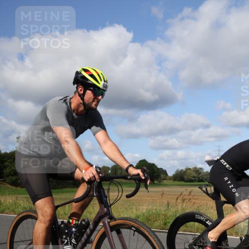 25.08.2024 - Elbe Triathlon Hamburg Fuchs,  Jonas http://msf.ph/oto/6871368 25.08.2024 10:30:12 Radfahren 721, 628, 1845, 680 meine-sportfotos.de