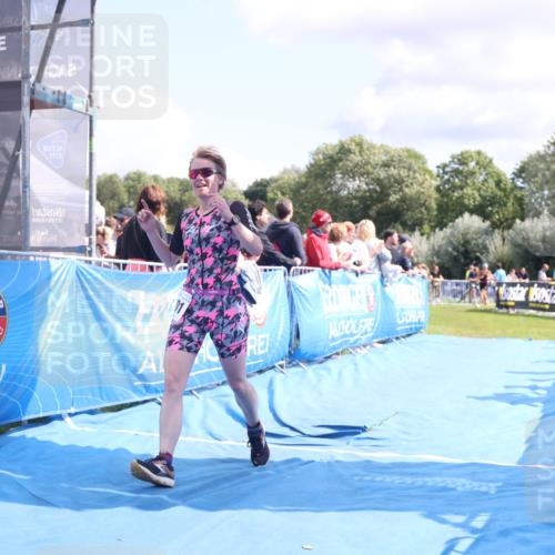 25.08.2024 - Elbe Triathlon Hamburg H.Heesch http://msf.ph/oto/6871373 25.08.2024 11:58:56 Ziel 543, 1501, 1591 meine-sportfotos.de