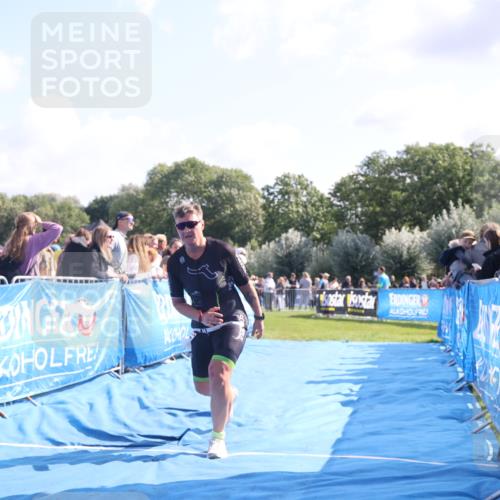 25.08.2024 - Elbe Triathlon Hamburg H.Heesch http://msf.ph/oto/6871375 25.08.2024 11:09:08 Ziel 142, 465 meine-sportfotos.de