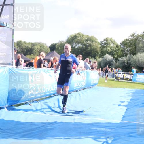 25.08.2024 - Elbe Triathlon Hamburg H.Heesch http://msf.ph/oto/6871378 25.08.2024 11:36:33 Ziel 423, 1430 meine-sportfotos.de