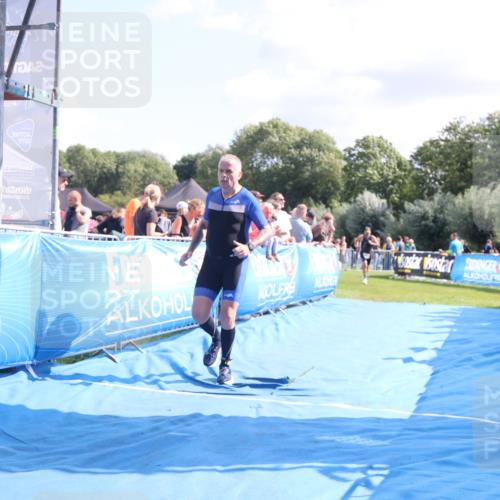 25.08.2024 - Elbe Triathlon Hamburg H.Heesch http://msf.ph/oto/6871385 25.08.2024 11:36:33 Ziel 423, 1430 meine-sportfotos.de