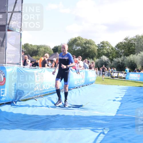 25.08.2024 - Elbe Triathlon Hamburg H.Heesch http://msf.ph/oto/6871390 25.08.2024 11:36:33 Ziel 423, 1430 meine-sportfotos.de
