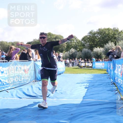 25.08.2024 - Elbe Triathlon Hamburg H.Heesch http://msf.ph/oto/6871415 25.08.2024 11:09:08 Ziel 142, 465 meine-sportfotos.de