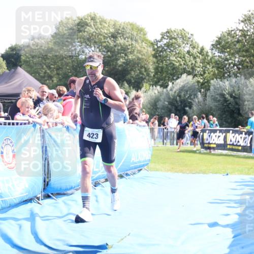 25.08.2024 - Elbe Triathlon Hamburg H.Heesch http://msf.ph/oto/6871418 25.08.2024 11:36:38 Ziel 423, 498, 1430 meine-sportfotos.de