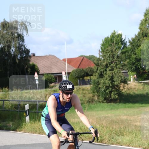 25.08.2024 - Elbe Triathlon Hamburg Fuchs,  Jonas http://msf.ph/oto/6871419 25.08.2024 10:30:42 Radfahren 684, 373, 539, 723 meine-sportfotos.de