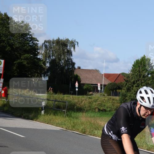 25.08.2024 - Elbe Triathlon Hamburg Fuchs,  Jonas http://msf.ph/oto/6871434 25.08.2024 10:30:50 Radfahren 665, 616, 1600, 719 meine-sportfotos.de