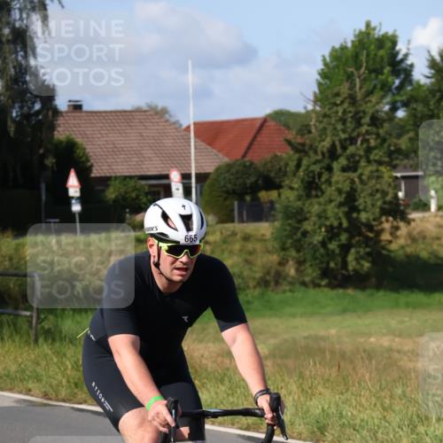 25.08.2024 - Elbe Triathlon Hamburg Fuchs,  Jonas http://msf.ph/oto/6871436 25.08.2024 10:30:52 Radfahren 665, 616, 1600, 719 meine-sportfotos.de
