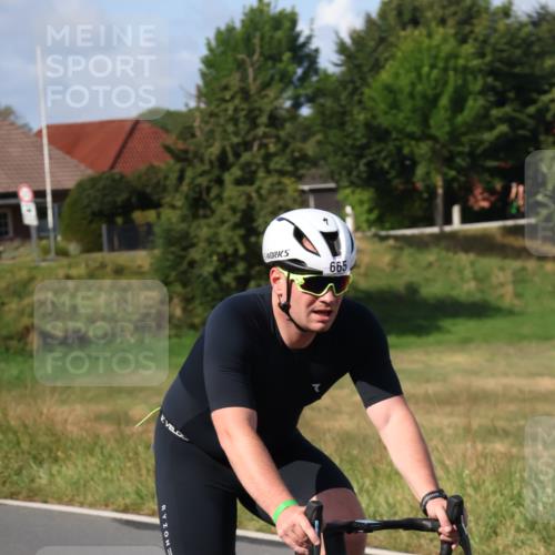 25.08.2024 - Elbe Triathlon Hamburg Fuchs,  Jonas http://msf.ph/oto/6871442 25.08.2024 10:30:52 Radfahren 665, 616, 1600, 719 meine-sportfotos.de
