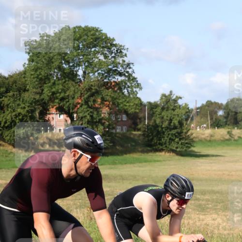 25.08.2024 - Elbe Triathlon Hamburg Fuchs,  Jonas http://msf.ph/oto/6871453 25.08.2024 10:30:54 Radfahren 665, 616, 1600, 719 meine-sportfotos.de