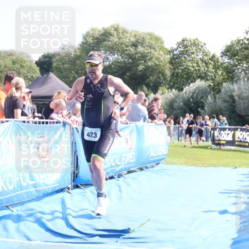 25.08.2024 - Elbe Triathlon Hamburg H.Heesch http://msf.ph/oto/6871458 25.08.2024 11:36:38 Ziel 423, 498, 1430 meine-sportfotos.de