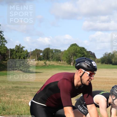 25.08.2024 - Elbe Triathlon Hamburg Fuchs,  Jonas http://msf.ph/oto/6871459 25.08.2024 10:30:54 Radfahren 665, 616, 1600, 719 meine-sportfotos.de