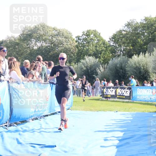 25.08.2024 - Elbe Triathlon Hamburg H.Heesch http://msf.ph/oto/6871477 25.08.2024 11:09:38 Ziel 419, 469 meine-sportfotos.de