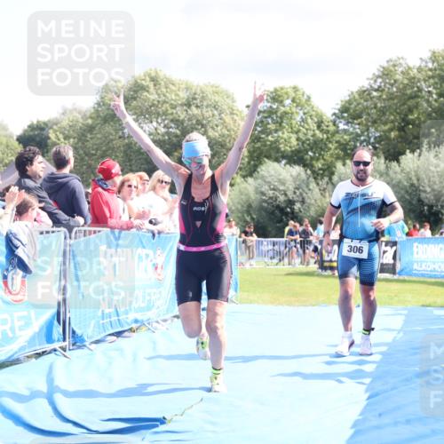 25.08.2024 - Elbe Triathlon Hamburg H.Heesch http://msf.ph/oto/6871481 25.08.2024 11:59:05 Ziel 306, 1572 meine-sportfotos.de