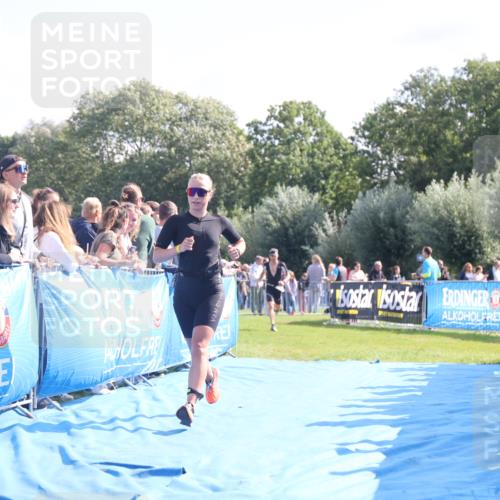 25.08.2024 - Elbe Triathlon Hamburg H.Heesch http://msf.ph/oto/6871483 25.08.2024 11:09:38 Ziel 419, 469 meine-sportfotos.de
