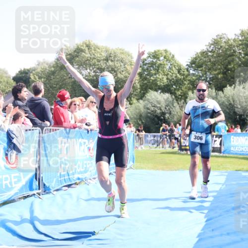 25.08.2024 - Elbe Triathlon Hamburg H.Heesch http://msf.ph/oto/6871487 25.08.2024 11:59:06 Ziel 306, 478, 1572 meine-sportfotos.de