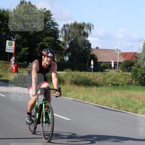 25.08.2024 - Elbe Triathlon Hamburg Fuchs,  Jonas http://msf.ph/oto/6871500 25.08.2024 10:31:07 Radfahren 756, 682, 595 meine-sportfotos.de