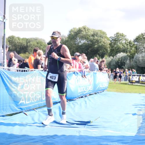 25.08.2024 - Elbe Triathlon Hamburg H.Heesch http://msf.ph/oto/6871508 25.08.2024 11:36:39 Ziel 423, 498, 1430 meine-sportfotos.de
