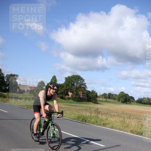 25.08.2024 - Elbe Triathlon Hamburg Fuchs,  Jonas http://msf.ph/oto/6871513 25.08.2024 10:31:08 Radfahren 682, 595 meine-sportfotos.de