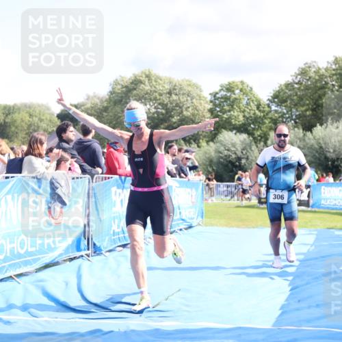 25.08.2024 - Elbe Triathlon Hamburg H.Heesch http://msf.ph/oto/6871521 25.08.2024 11:59:06 Ziel 306, 478, 1572 meine-sportfotos.de