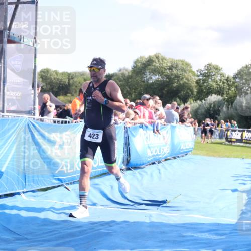 25.08.2024 - Elbe Triathlon Hamburg H.Heesch http://msf.ph/oto/6871522 25.08.2024 11:36:39 Ziel 423, 498, 1430 meine-sportfotos.de