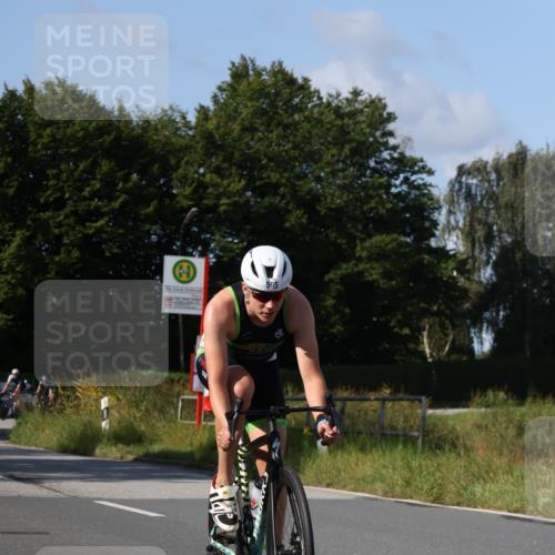 25.08.2024 - Elbe Triathlon Hamburg Fuchs,  Jonas http://msf.ph/oto/6871523 25.08.2024 10:31:13 Radfahren 682, 595, 354 meine-sportfotos.de