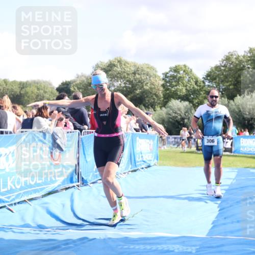 25.08.2024 - Elbe Triathlon Hamburg H.Heesch http://msf.ph/oto/6871531 25.08.2024 11:59:06 Ziel 306, 478, 1572 meine-sportfotos.de