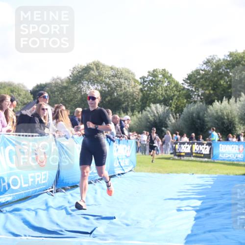 25.08.2024 - Elbe Triathlon Hamburg H.Heesch http://msf.ph/oto/6871535 25.08.2024 11:09:38 Ziel 419, 469 meine-sportfotos.de