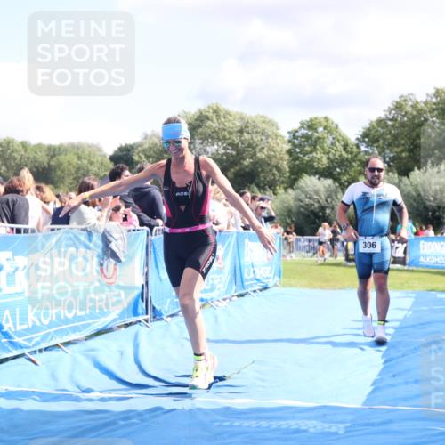25.08.2024 - Elbe Triathlon Hamburg H.Heesch http://msf.ph/oto/6871537 25.08.2024 11:59:06 Ziel 306, 478, 1572 meine-sportfotos.de