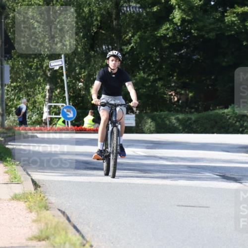 25.08.2024 - Elbe Triathlon Hamburg Fuchs,  Jonas http://msf.ph/oto/6871551 25.08.2024 11:13:27 Radfahren 1585, 1604 meine-sportfotos.de