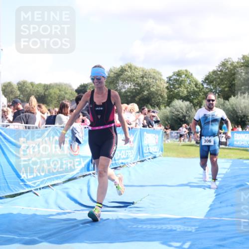 25.08.2024 - Elbe Triathlon Hamburg H.Heesch http://msf.ph/oto/6871552 25.08.2024 11:59:06 Ziel 306, 478, 1572 meine-sportfotos.de